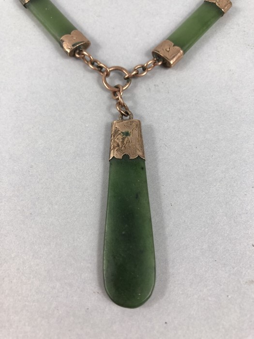 Vintage 16½“Jadeite Necklace, comprising 6 (3 each side) approx: 34mm (including end caps) x 7.8mm x - Image 2 of 5