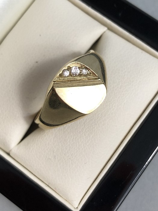 Gold Signet ring 9ct set with three Diamonds size 'T' approx 3.9g fully hallmarked - Image 4 of 6