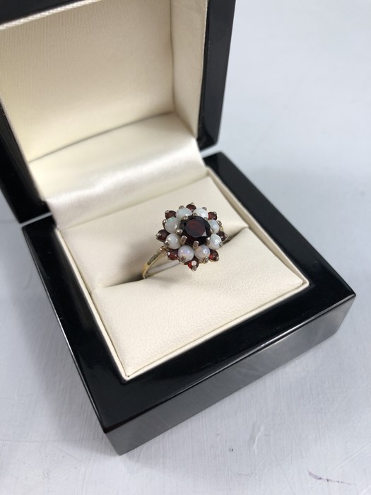 9ct gold opal and garnet halo ring - Image 3 of 4