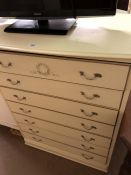 Seven drawer chest