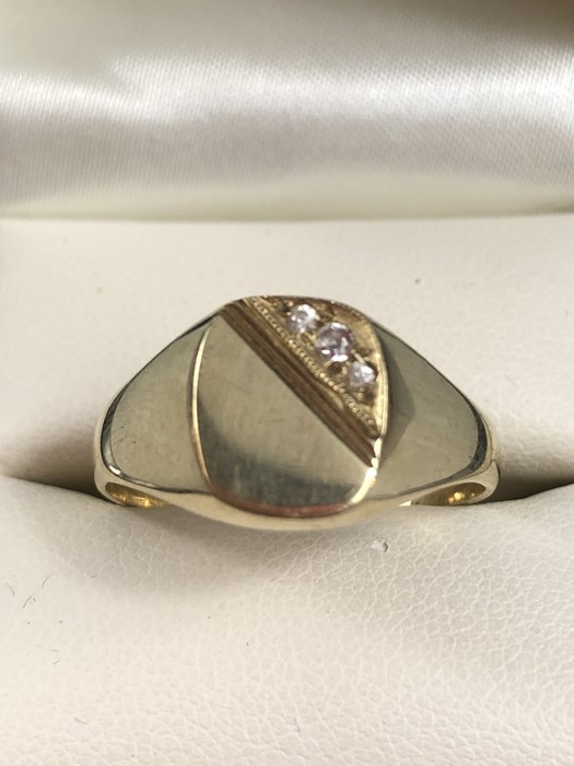 Gold Signet ring 9ct set with three Diamonds size 'T' approx 3.9g fully hallmarked