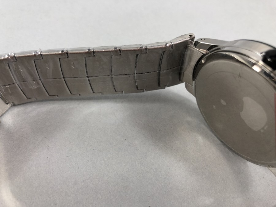 Stainless Steel large White faced watch marked RADO with date Aperture - Image 4 of 5