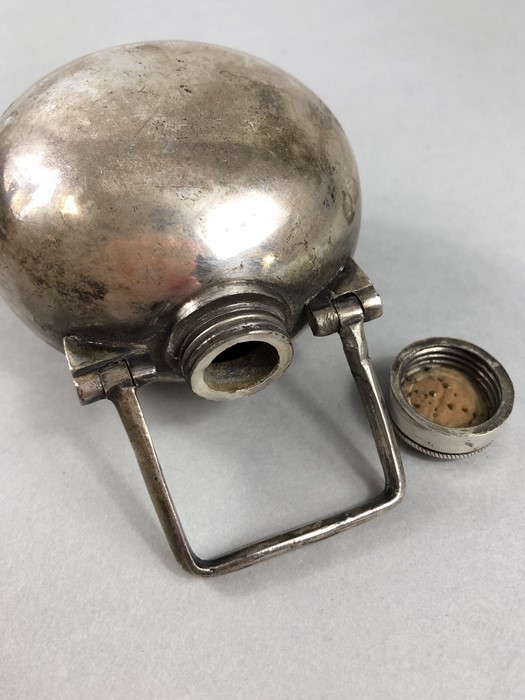 Silver coloured Hip flask with screw silver cap and hinged handle - Image 6 of 7