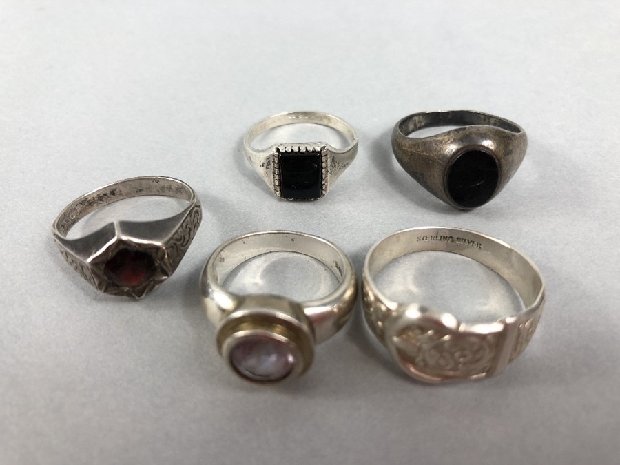 Eight Silver rings of various designs - Image 5 of 5