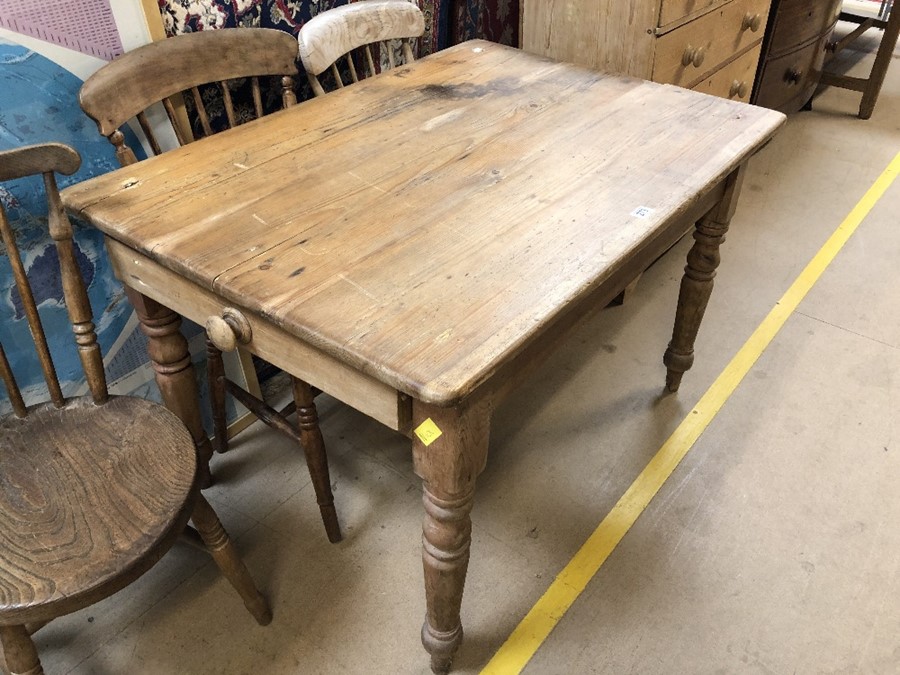 Pine kitchen table with drawer approx 113cm x 79cm x 71cm tall - Image 2 of 3