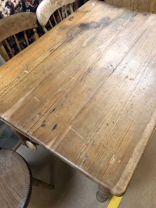 Pine kitchen table with drawer approx 113cm x 79cm x 71cm tall - Image 3 of 3