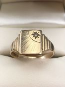 9ct fully hallmarked Gold signet ring of sunburst design with inset diamond size 'T' approx 4.2g