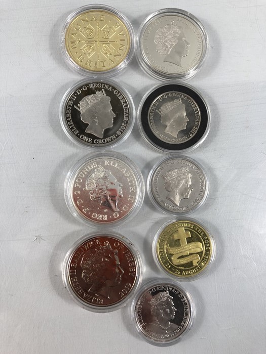 Collection of nine uncirculated coins to include three with Photographs - Image 4 of 7