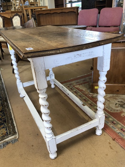 Oak table with painted barley twist legs - Image 3 of 3