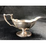 Silver hallmarked sauce boat on pedestal foot Sheffield 1901 total weight approx 66g height to spout