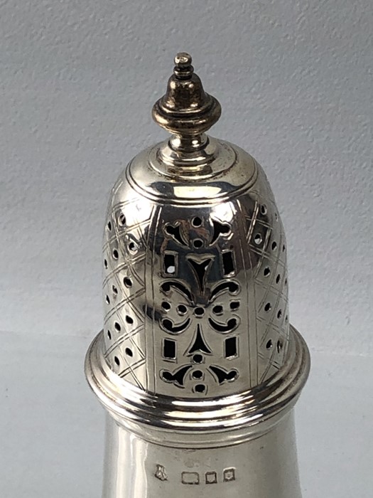 Silver hallmarked sugar shaker London approx 9cm tall & 190g - Image 3 of 5
