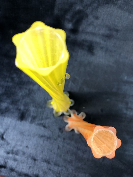 Two large glass bud vases, yellow approx 50cm tall, orange approx 40cm tall - Image 4 of 4