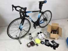 Eastway Emitter R3 road bike with accessories, excellent condition, frame size 21 inches