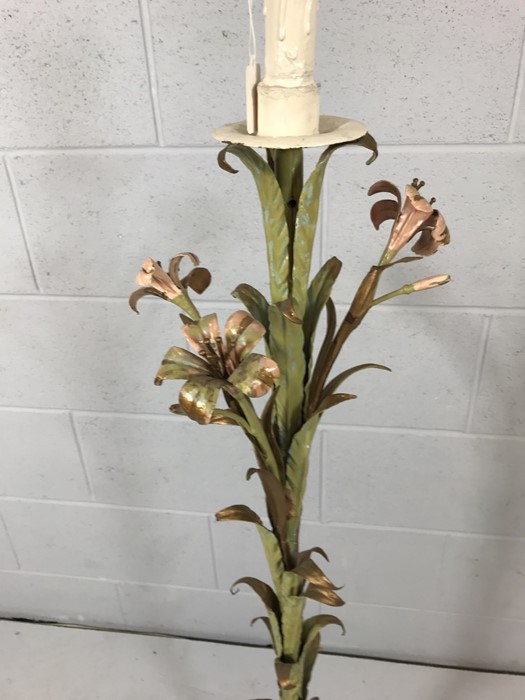 Vintage lamp stand of metal leaves and flowers, approx. 35cm at base and 130cm tall. - Bild 2 aus 4