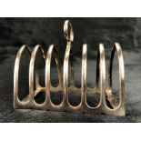 Sheffield Hallmarked Silver toast rack by maker Atkin Brothers (total weight approx 141g)
