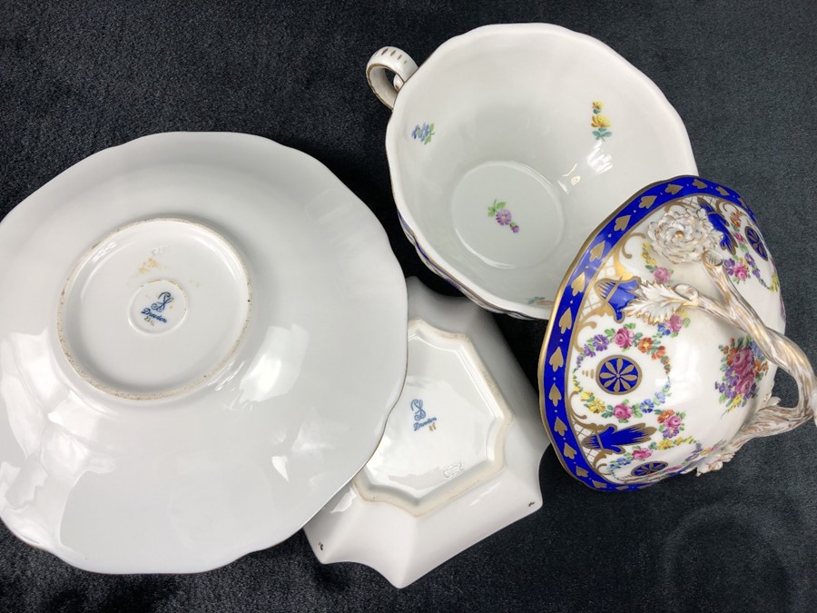 Collection of three pieces of Dresden ceramics with floral design to include a lidded bowl with - Image 3 of 3