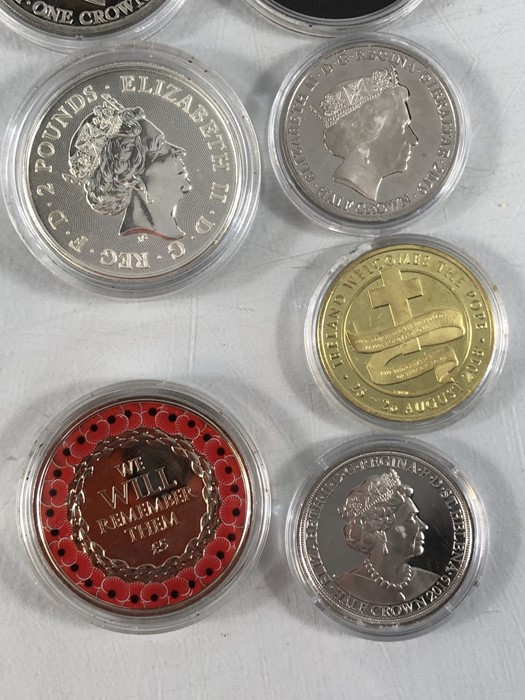 Collection of nine uncirculated coins to include three with Photographs - Image 6 of 7