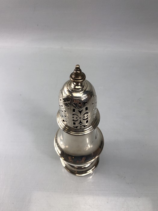 Silver hallmarked sugar shaker London approx 9cm tall & 190g - Image 4 of 5
