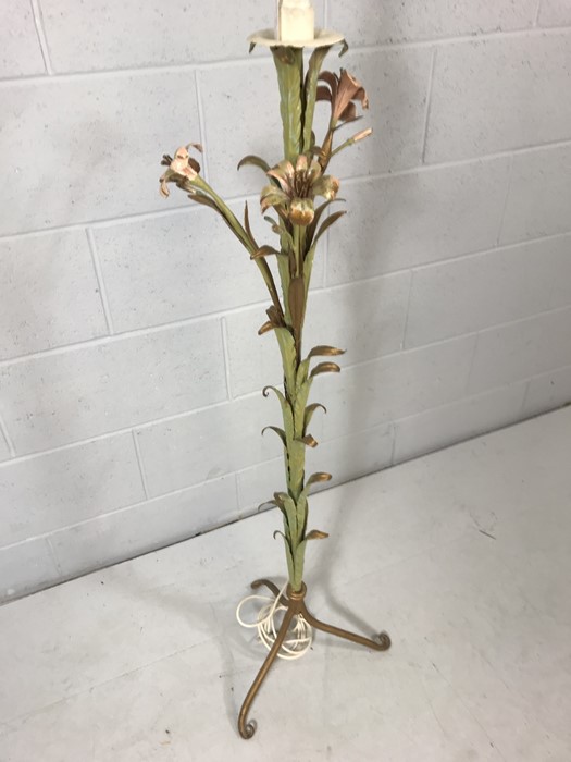 Vintage lamp stand of metal leaves and flowers, approx. 35cm at base and 130cm tall. - Bild 4 aus 4