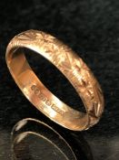 9ct gold ring with all over design, hallmarked 375, size approx L, approx 1.9g