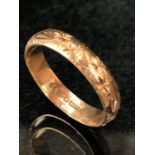 9ct gold ring with all over design, hallmarked 375, size approx L, approx 1.9g