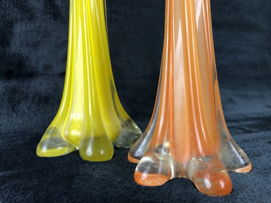 Two large glass bud vases, yellow approx 50cm tall, orange approx 40cm tall - Image 2 of 4