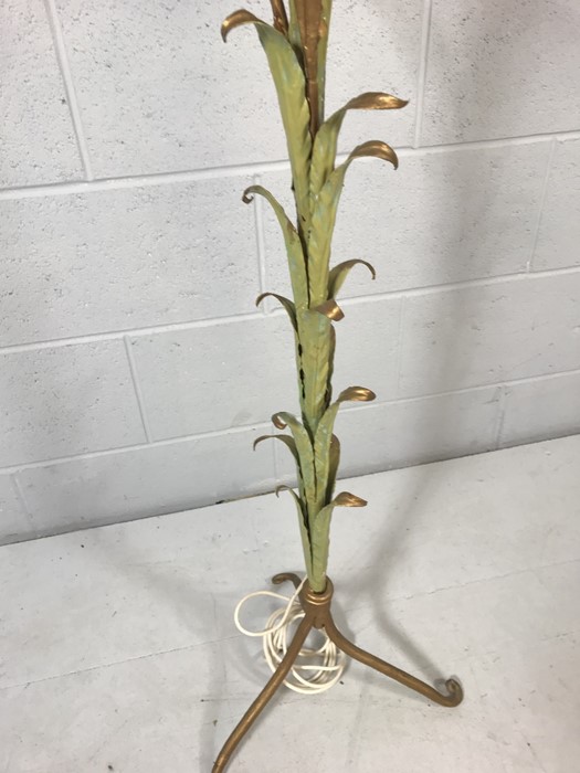 Vintage lamp stand of metal leaves and flowers, approx. 35cm at base and 130cm tall. - Bild 3 aus 4