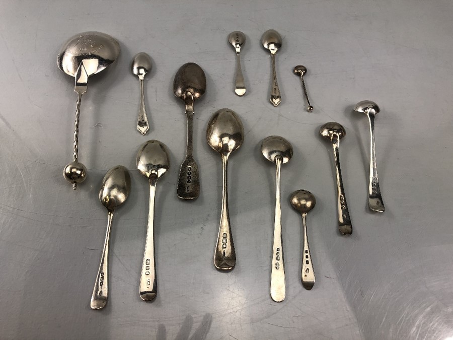 Collection of thirteen various Silver hallmarked spoons some Georgian (total weight approx 202g) - Image 2 of 8