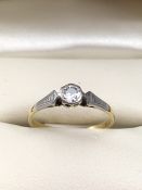 18ct Gold ring set with a single solitaire Diamond (approx 1/4 carat)