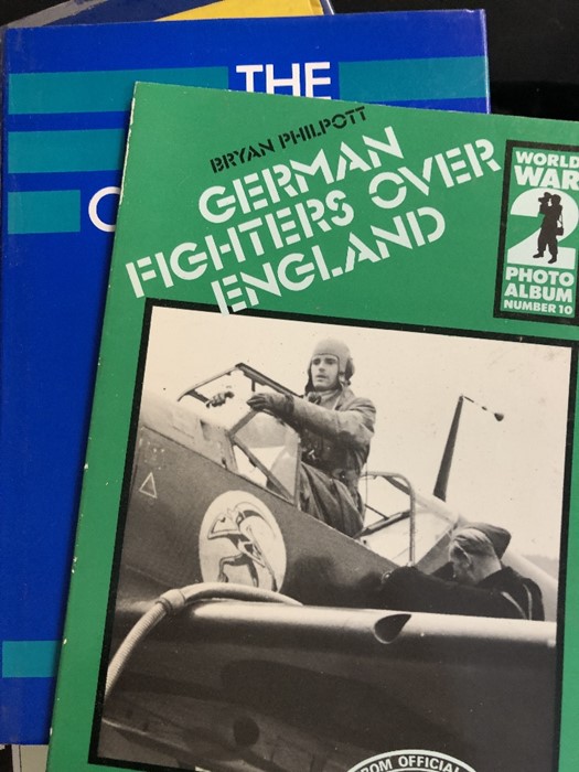 AVIATION AND AERONAUTICAL BOOKS AND MAGAZINES: A COLLECTION OF 16 VARIOUS AVIATION TITLES - Image 3 of 4