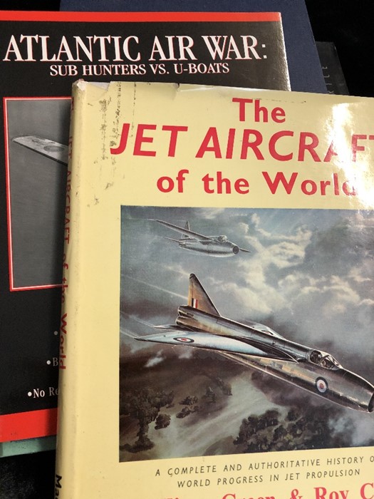 AVIATION AND AERONAUTICAL BOOKS AND MAGAZINES: A COLLECTION OF 11 VARIOUS AVIATION TITLES - Image 3 of 3
