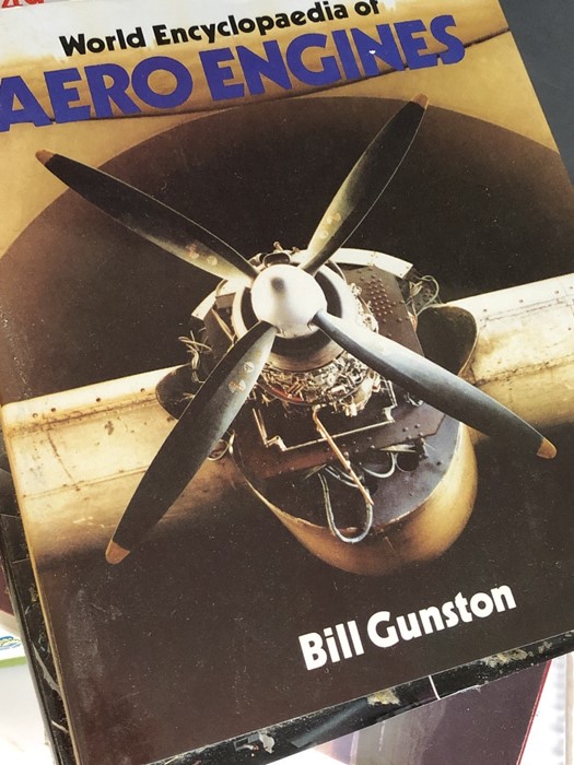 AVIATION AND AERONAUTICAL BOOKS AND MAGAZINES: A COLLECTION OF 11 HARD BACK BOOKS BY PUBLISHERS - Image 2 of 4