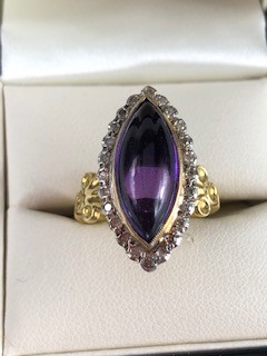 18ct Gold Marquise ring set with an Oval Amethyst stone and surrounded by square cut Diamonds - Image 2 of 5