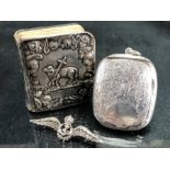 Silver items to include hallmarked silver prayer book, hallmarked silver compact & silver &