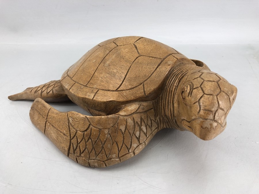 Carved wooden terrapin approx. 40cm long