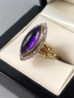 18ct Gold Marquise ring set with an Oval Amethyst stone and surrounded by square cut Diamonds - Image 3 of 5