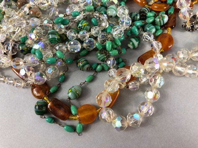 Collection of various beads and necklaces to include Agate and crystal - Image 5 of 5