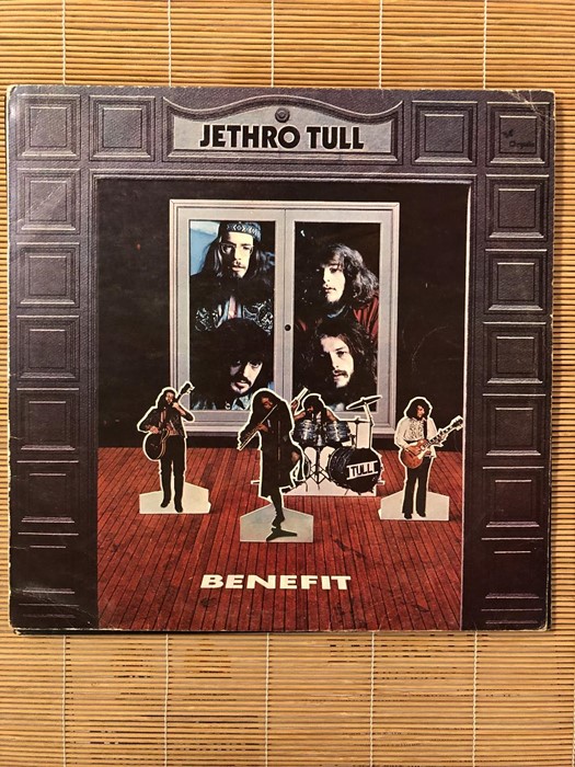 13 Jethro Tull LPs including "Stand Up" with pop-up sleeve (pink rim label), "Living In The Past" - Image 13 of 14