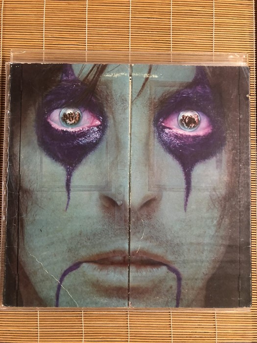 8 Alice Cooper LPs including "School's Out", "Killer" (with calendar), "Love It To Death" and " - Image 2 of 9