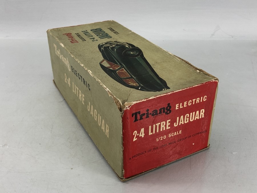 TRI-ANG Electric 2.4 Litre Jaguar, 1:20 scale, maroon, in original box - Image 11 of 11