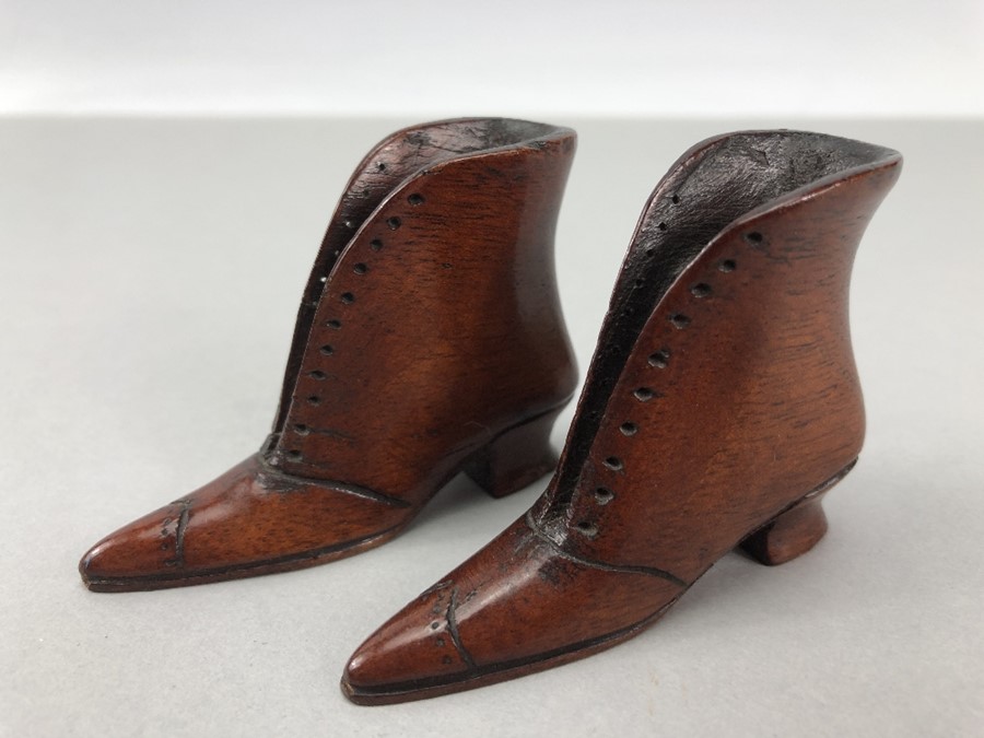 Pair of Georgian Mahogany decorative shoes approx 5cm tall - Image 5 of 5