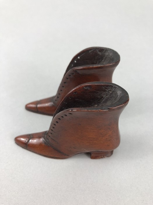 Pair of Georgian Mahogany decorative shoes approx 5cm tall - Image 2 of 5