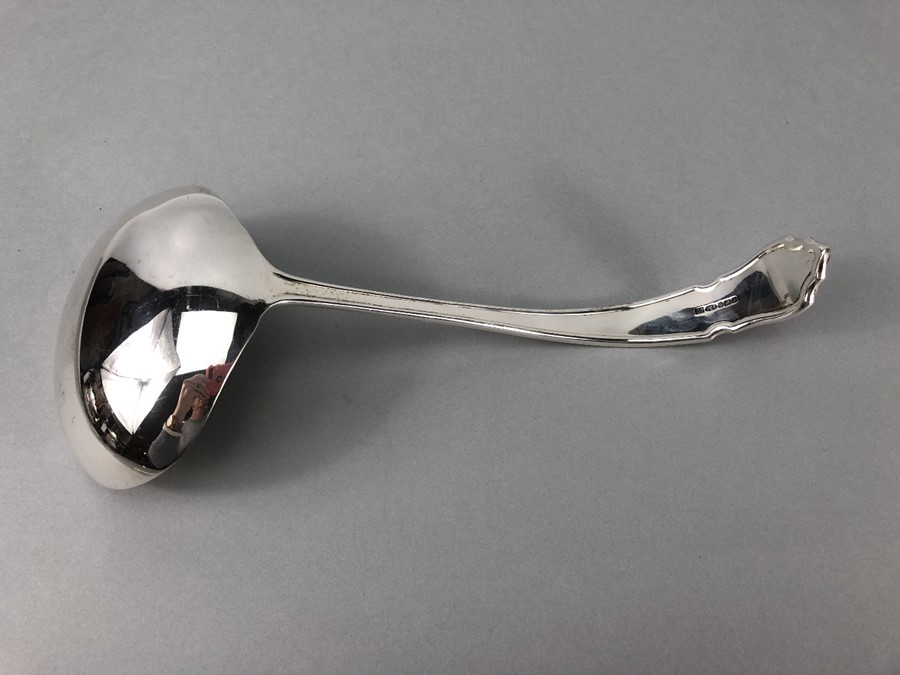 Large Silver hallmarked ladle Sheffield 1999 maker UC approx. 302g - Image 4 of 6