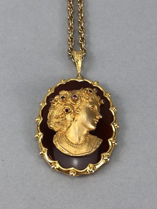 Large 9ct Gold Cameo Brooch on 9ct gold chain, the cameo head is marked 375, as is the mount...Gross - Image 8 of 10