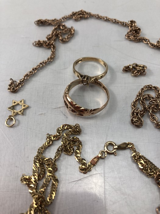 9ct Gold scrap Jewellery to include rings and chains (A/F) approx 16.1g - Image 2 of 2