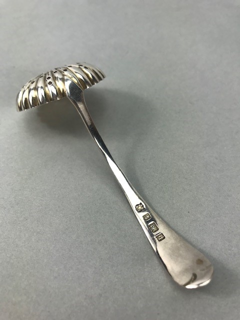 Sugar Sifter spoon hallmarked Birmingham 1903 maker JS&S - Image 3 of 5