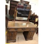 Dark wood dressing table with six drawers, separate glass top and tilting mirror, approx 118cm
