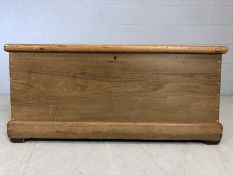 Small pine blanket box approx 88cms x 43cms x 41cms tall