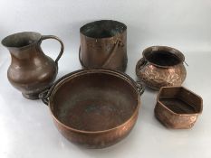 Selection of copper items to include bowls and copper jug (5)
