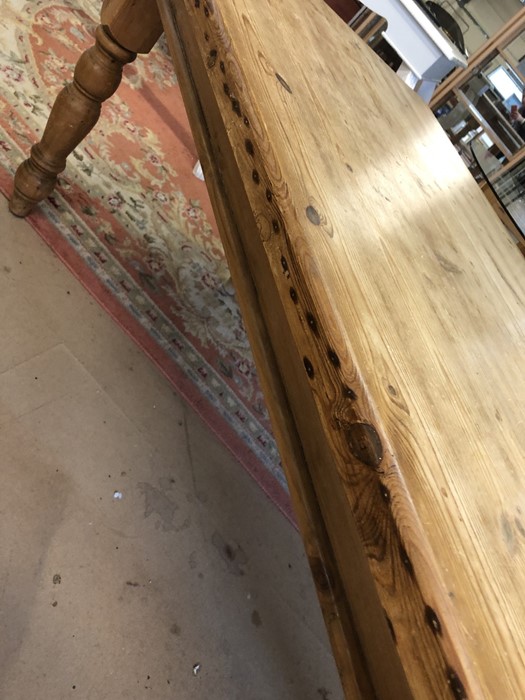 Pine kitchen farmhouse table on turned legs, approx 183cm x 90cm x 79cm tall - Image 4 of 5